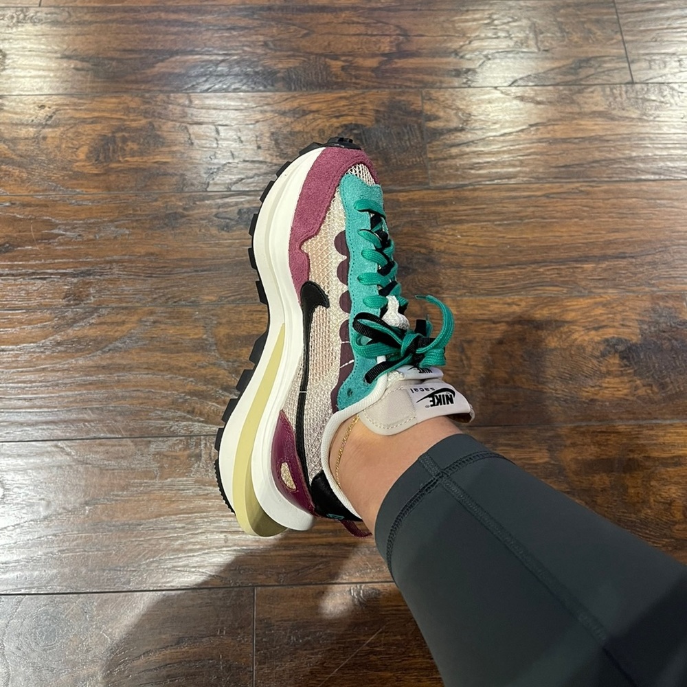 Nike sacai x VaporWaffle SP 'Villain Red'
